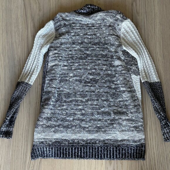 Urban Outfitters colurblock knit cardigan  size medium - Picture 2 of 3